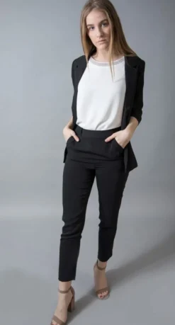 BARILOCHE MEDINA DIAMANTE COLLAR SLEEVELESS BLOUSE