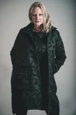 ELSEWHERE HANTAS LAKE COAT BLACK