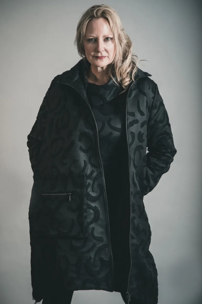 ELSEWHERE HANTAS LAKE COAT BLACK