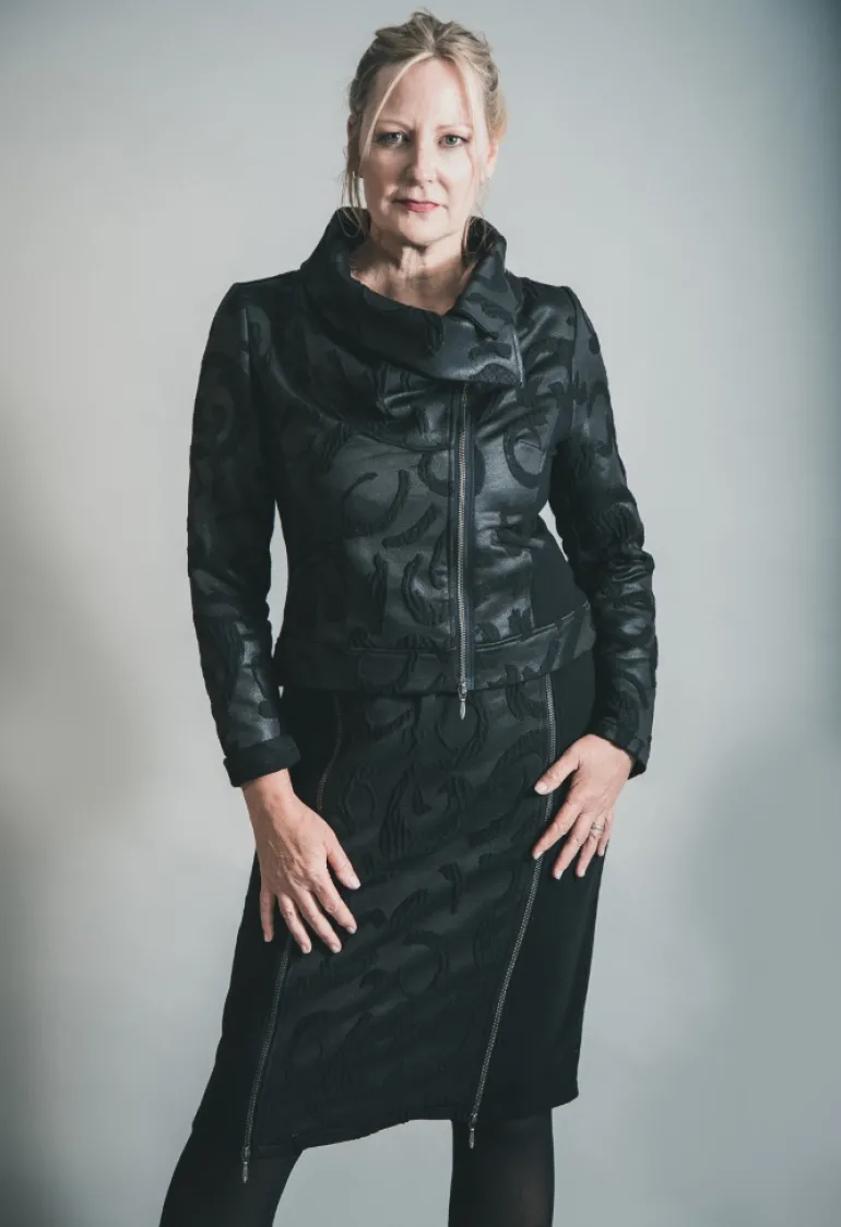 ELSEWHERE HANTAS LAKE ZIP STRAIGHT SKIRT BLACK
