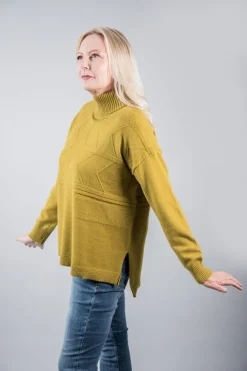 FOIL POUNDING THE PAVEMENT SWEATER GRASSY GREEN