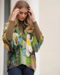 FROM MY MOTHER'S GARDEN LIGHTWEIGHT KIMONO WATERLILY