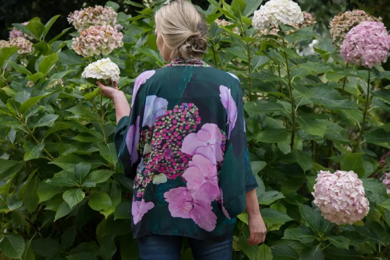 FROM MY MOTHER'S GARDEN LIGHTWEIGHT SHORT KIMONO - HYDRANGEA