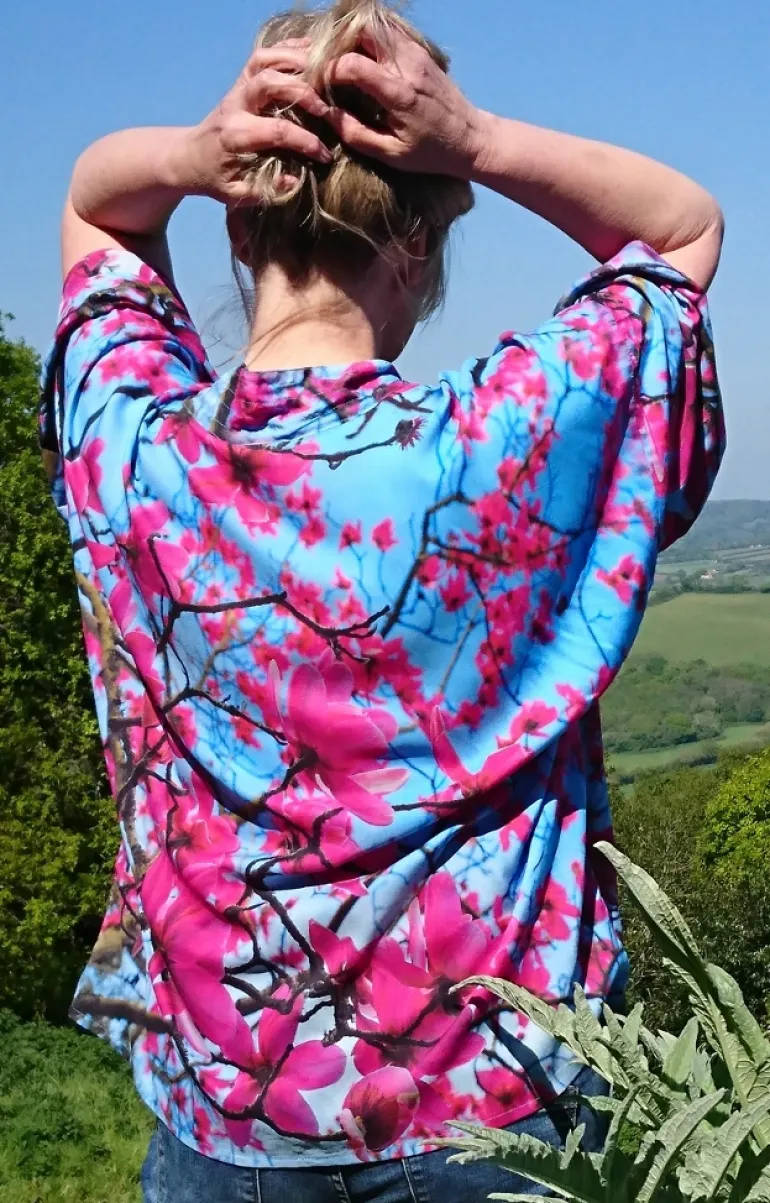 FROM MY MOTHER'S GARDEN MAGNOLIA LIGHTWEIGHT KIMONO