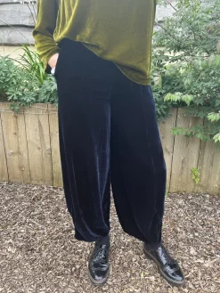Grizas Velvet Silk Trousers Navy