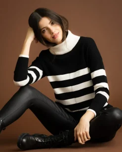 Marble Contrast Stripe Sweater Black and White