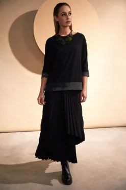 Naya Top With Print Hem Panel Forest/Black