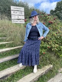 Out of Xile Velvet Leaf Embroidered Skirt