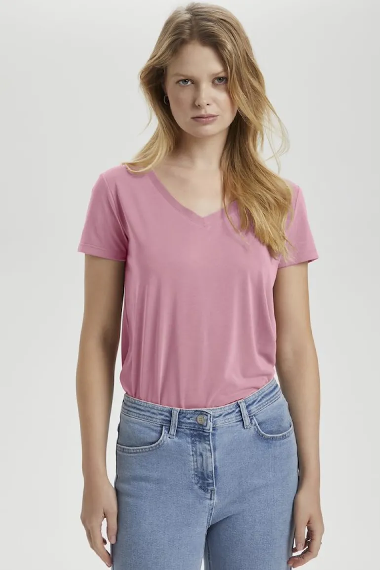 Soaked in Luxury Columbine V Neck Top Lilas