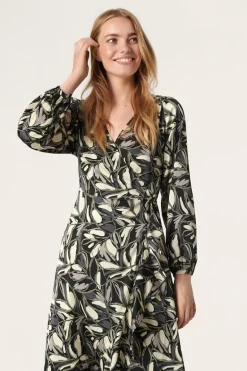 Soaked in Luxury Karven Dress Black Leaf