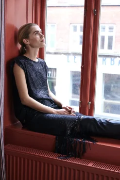 SOAKED IN LUXURY SABINE TEE BLACK