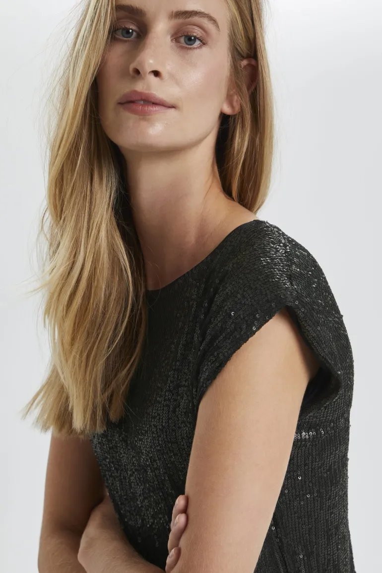 SOAKED IN LUXURY SABINE TEE BLACK