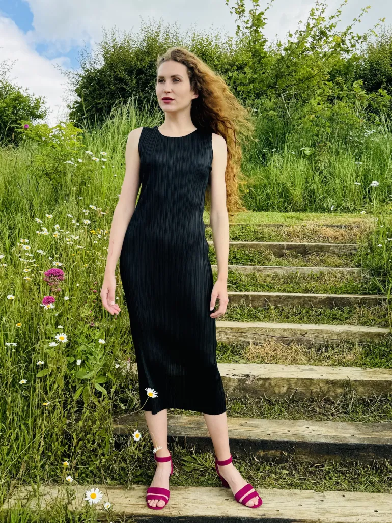 Thanny Sleeveless Plissé Midi Dress Black
